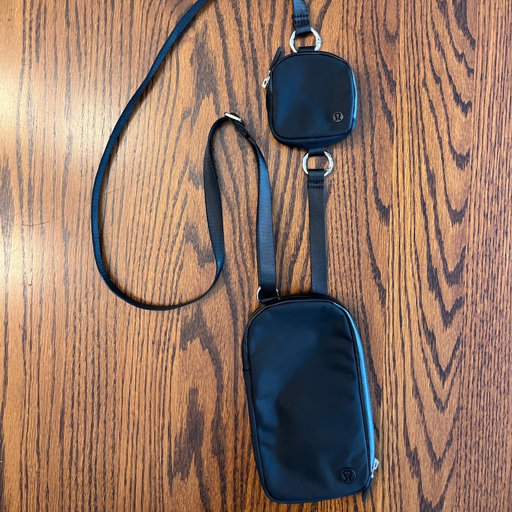 Lululemon Black Phone Crossbody - Picture 2 of 4